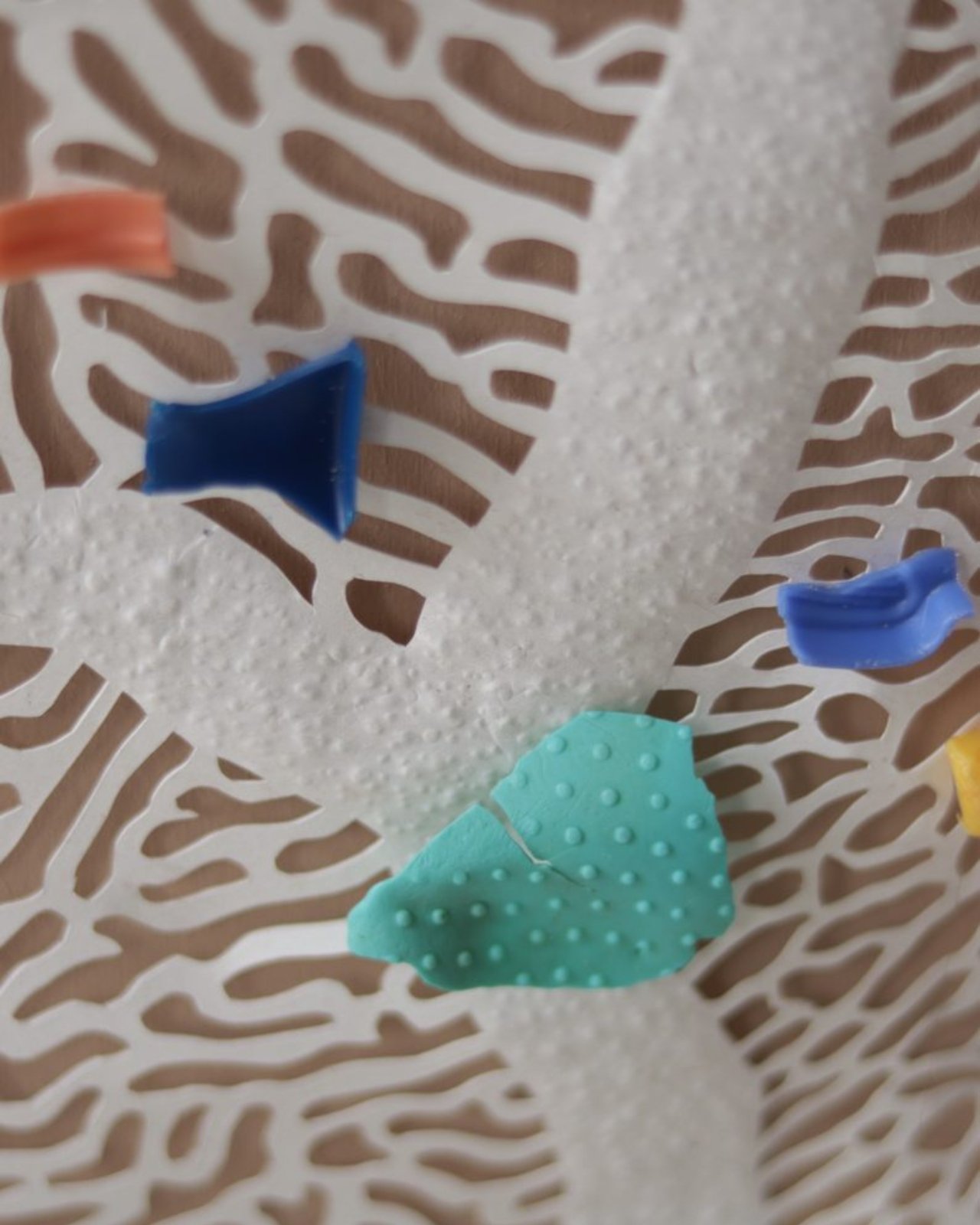 1747522013 967 Decouvrez comment lArt Recycle Met en Lumiere la Pollution Plastique - plare.