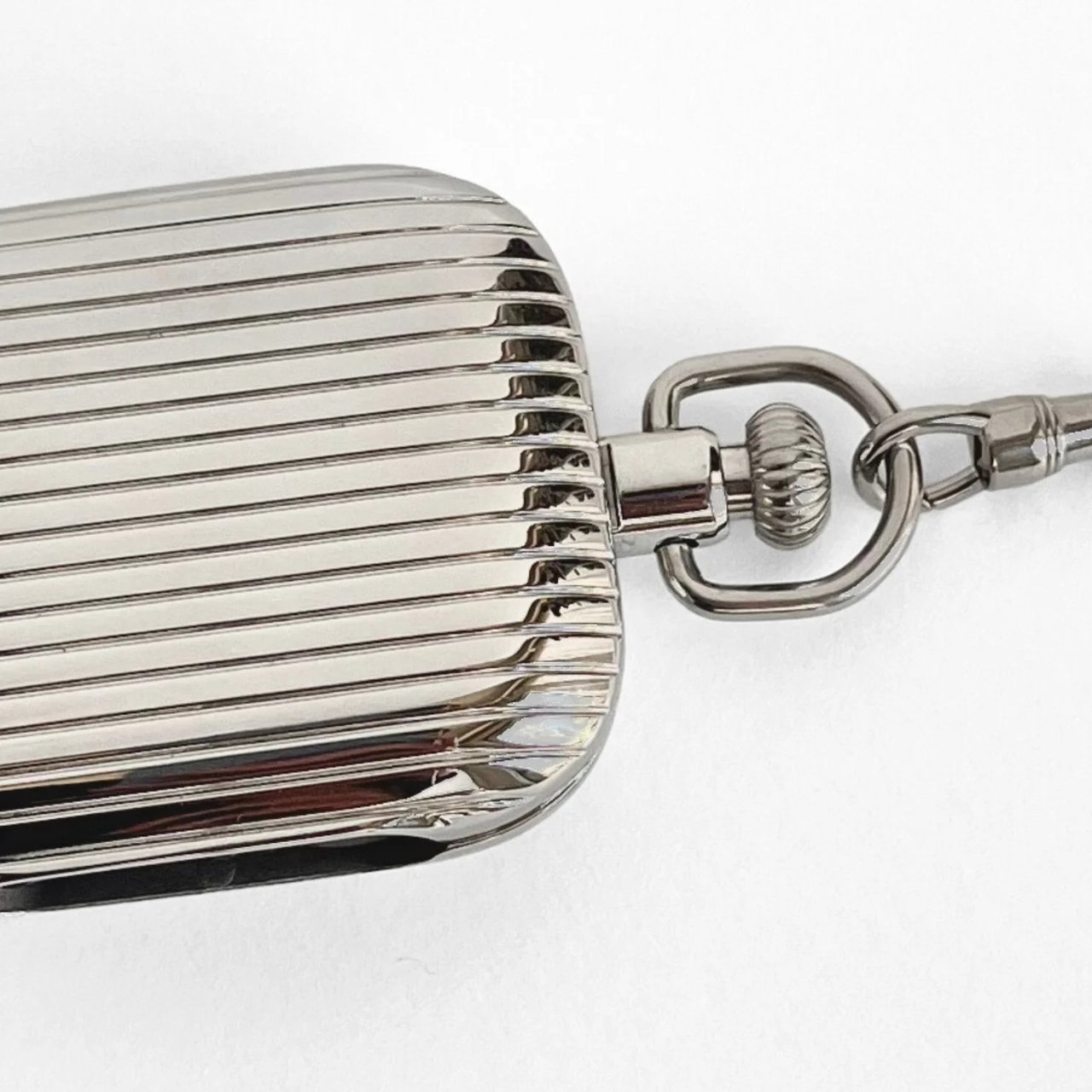 1747673772 267 Transformez Votre Apple Watch en Montre de Poche Vintage ou - plare.