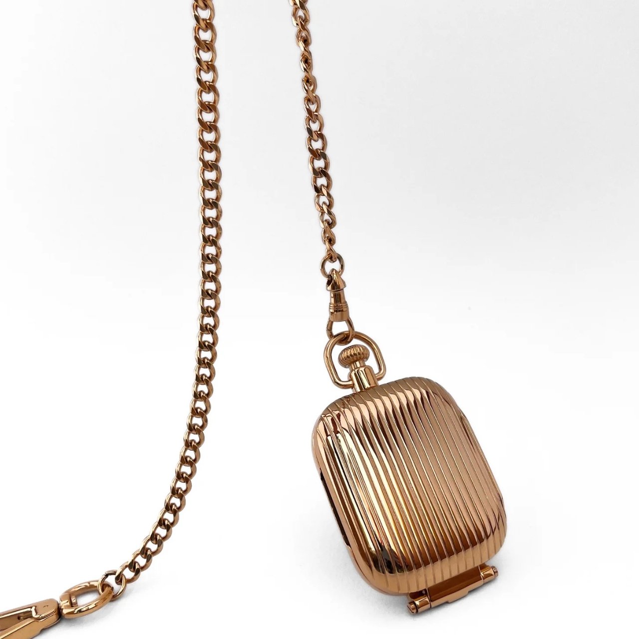 1747673772 403 Transformez Votre Apple Watch en Montre de Poche Vintage ou - plare.