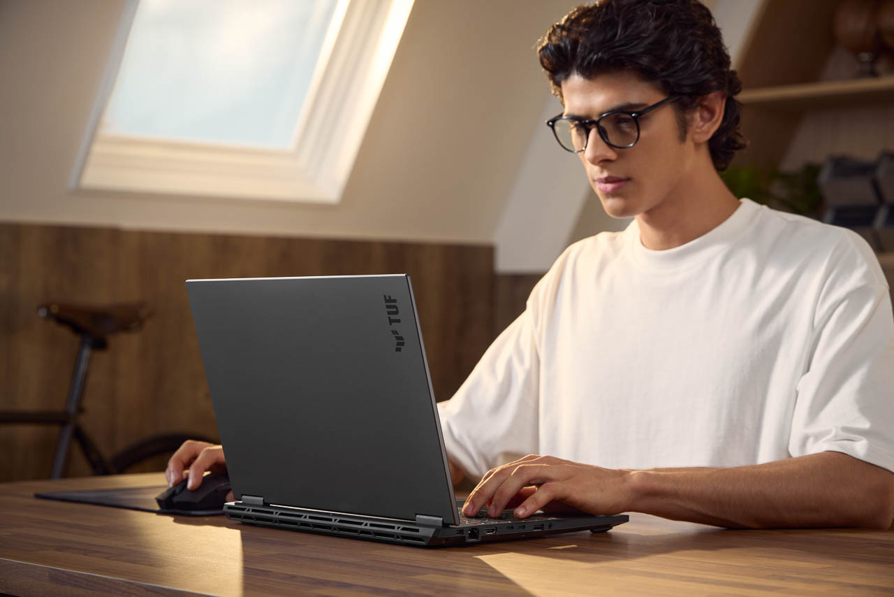 1747695695 322 ASUS Revolutionne le Marche avec une Gamme 2025 Epoustouflante - plare.
