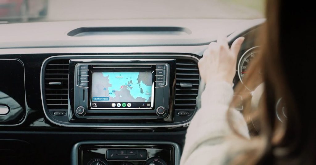Android Auto intégrera bientôt des applications météo et vidéo pour une expérience connectée améliorée