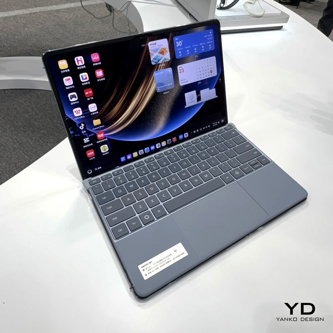 1748007306 505 Decouvrez le Nouvel Ordinateur Portable Pliable de Huawei Une - plare.