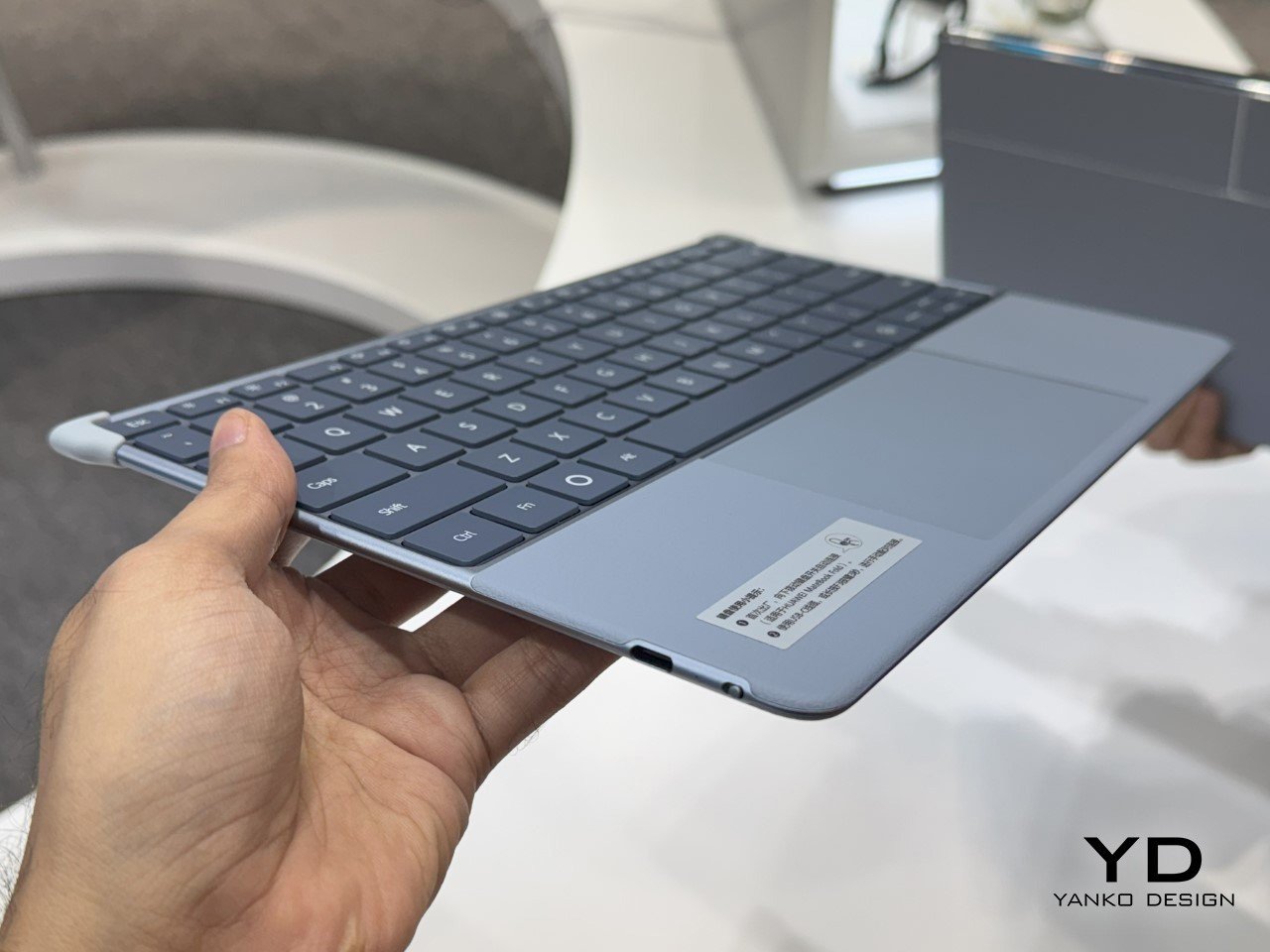 1748007306 751 Decouvrez le Nouvel Ordinateur Portable Pliable de Huawei Une - plare.