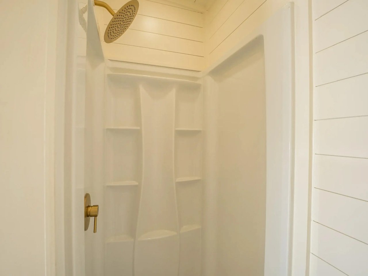 1748261265 476 Decouvrez cette Tiny House Abordable Parfaite pour Airbnb Bureau - plare.