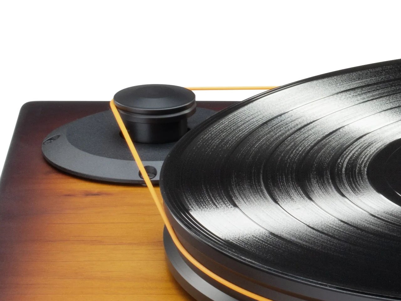 1748274524 283 Decouvrez la MoFi x Fender American Vintage Turntable Un - plare.