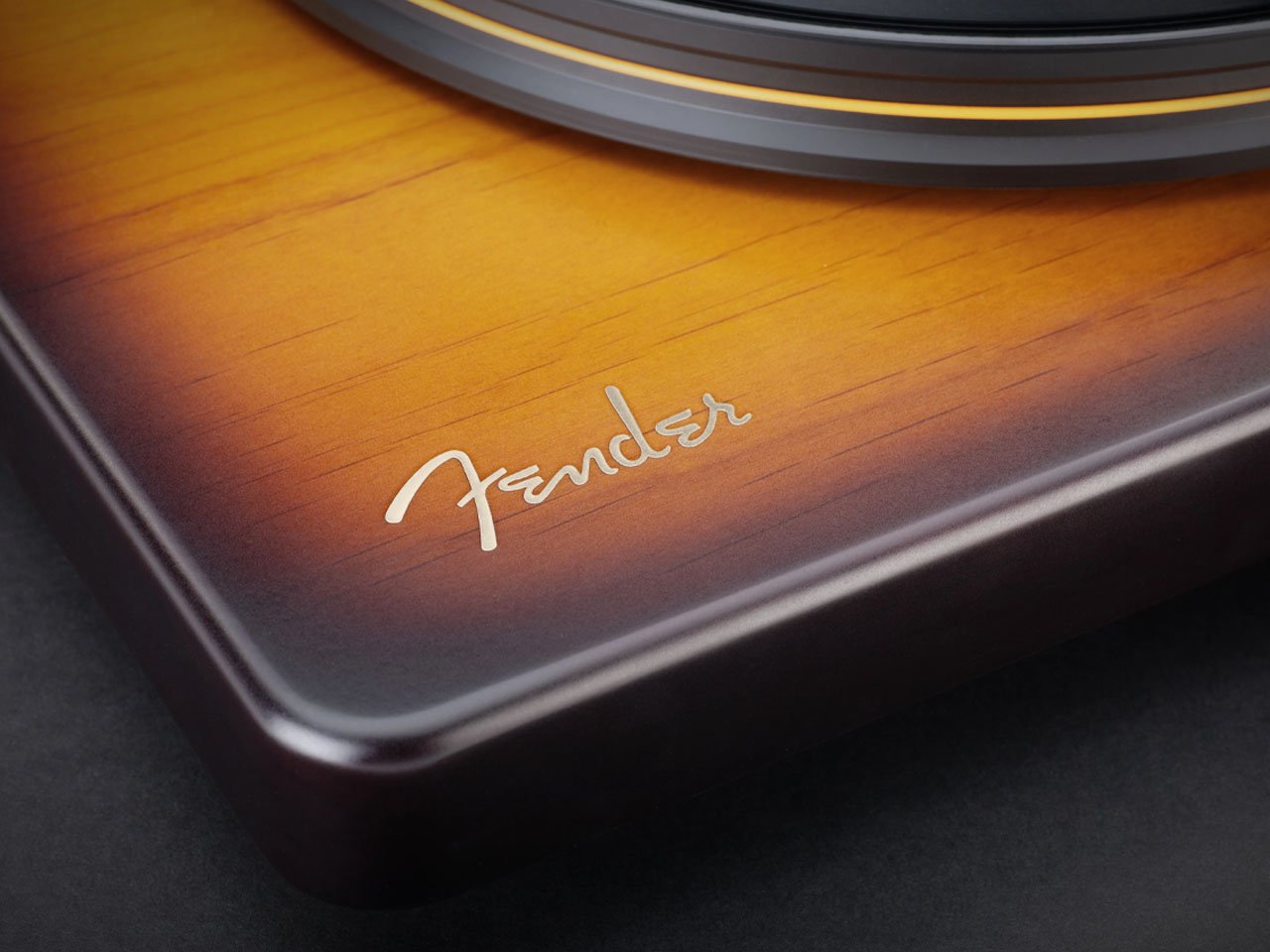 1748274524 366 Decouvrez la MoFi x Fender American Vintage Turntable Un - plare.