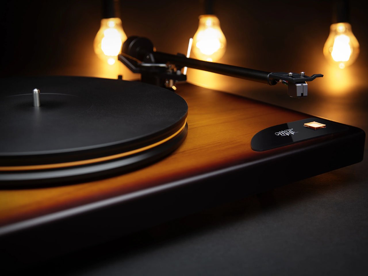 1748274524 490 Decouvrez la MoFi x Fender American Vintage Turntable Un - plare.