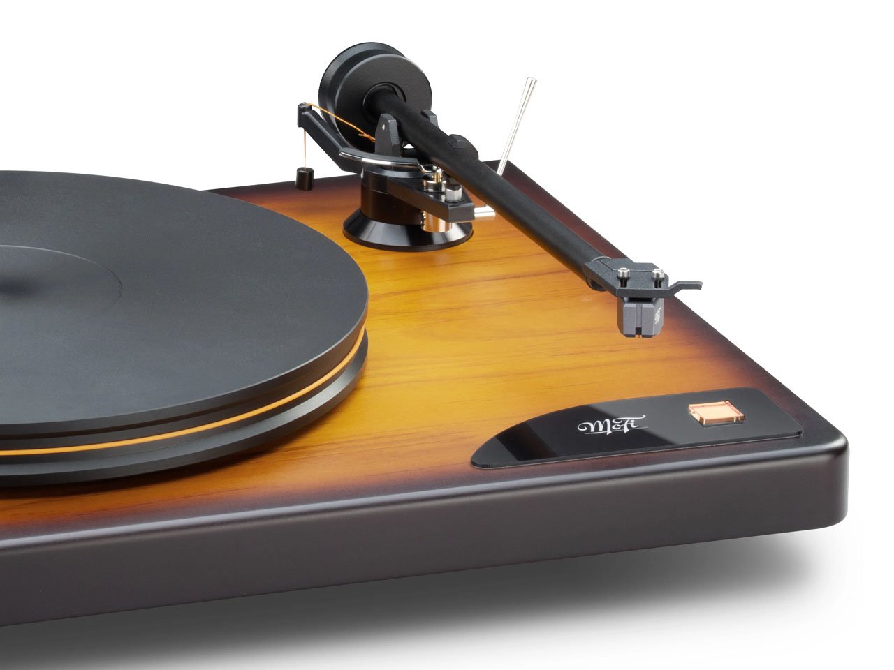 1748274524 736 Decouvrez la MoFi x Fender American Vintage Turntable Un - plare.