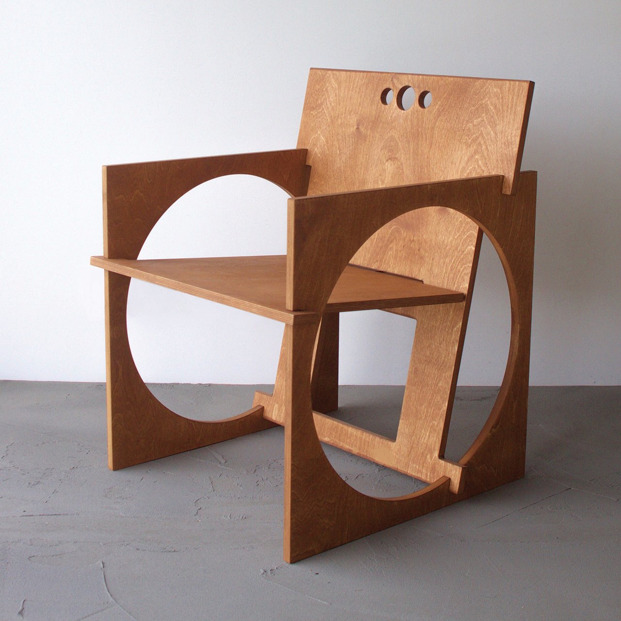 1748353537 180 Decouvrez le Fauteuil en Bois a Monter Une OEuvre - plare.