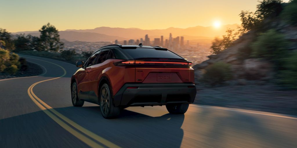 Toyota prépare son avenir électrique avec de nouveaux hybrides, PHEV et EV - plare. Toyota-hybrid-PHEV-EVs