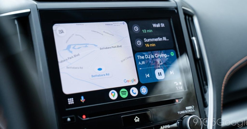 Android Auto : thème clair presque prêt avec un aperçu captivant de la galerie Android Auto : thème clair presque prêt avec un aperçu captivant de la galerie