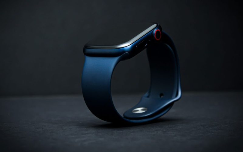 Apple Watch in significant global decline for two years now new features needed - plare.