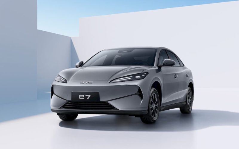 BYD e7 affordable EV 5 - plare.