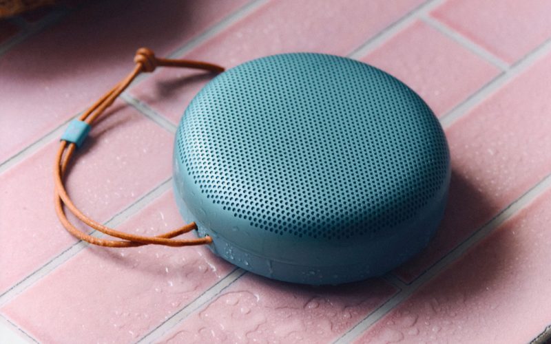 Bang Olufsen Beosound A1 3rd Gen Wireless Speaker 6 - plare.