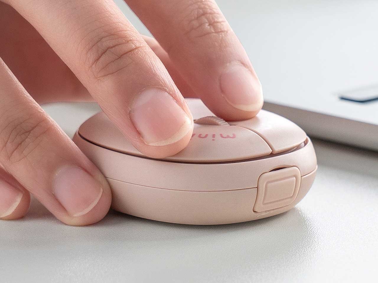 Decouvrez la souris Bluetooth ultra compacte Plus petite quun etui - plare.