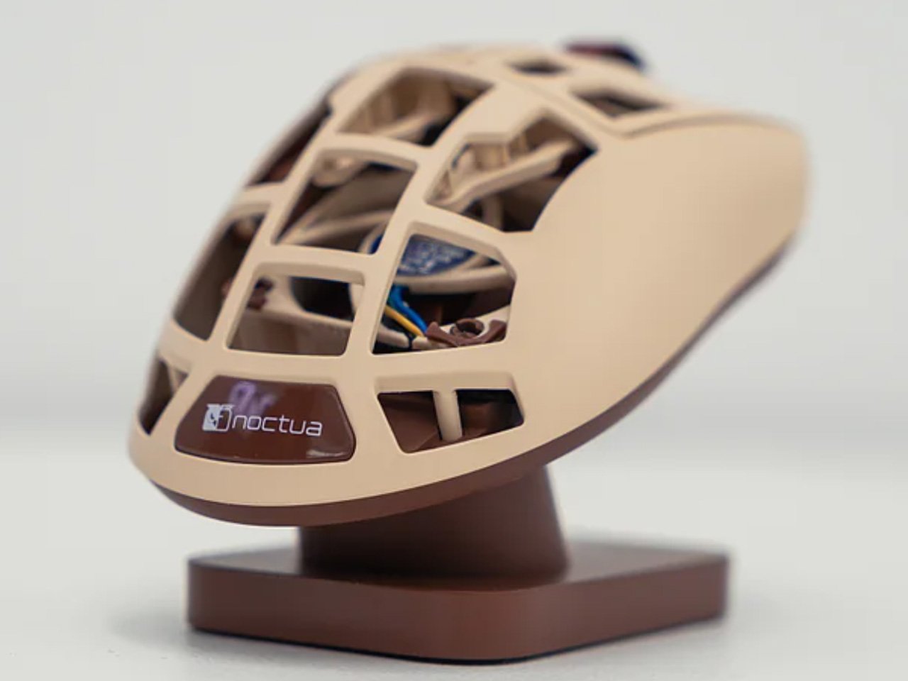 Decouvrez la souris Pulsar X Feinman Noctua la solution - plare.