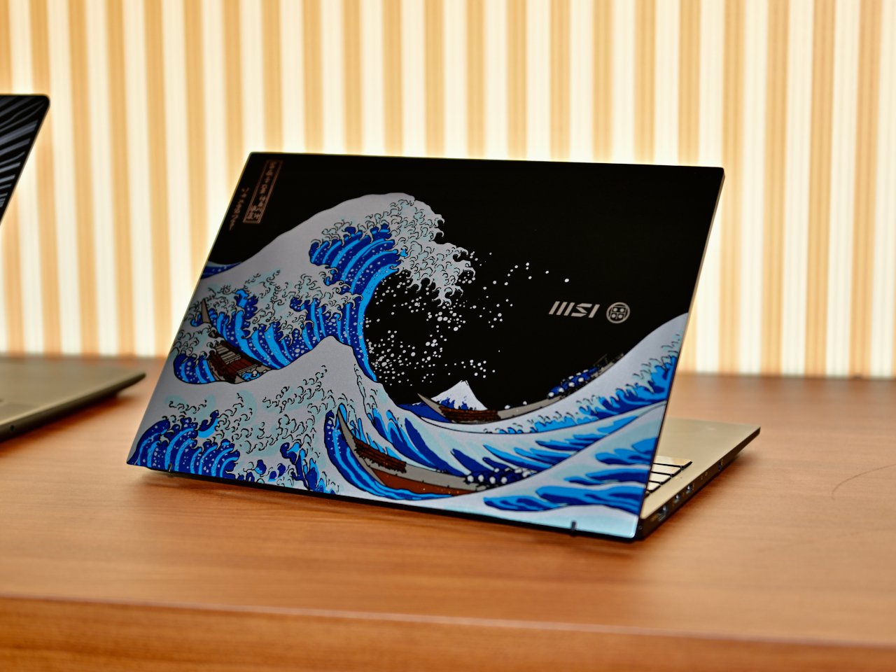 Decouvrez le MSI Prestige 13 AI Ukiyo e Edition LElegance - plare.
