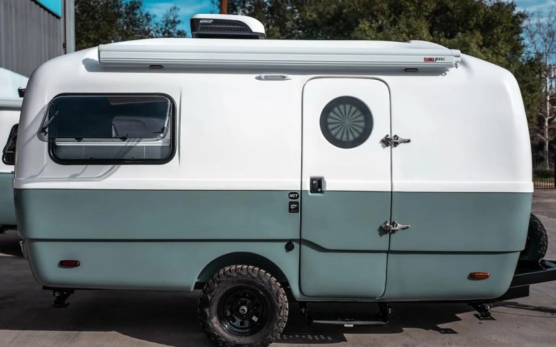 Decouvrez le Summit Le Camping Essentiel Ultra Leger pour des Aventures - plare.