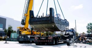 Electric tugboat Arc crane - plare.