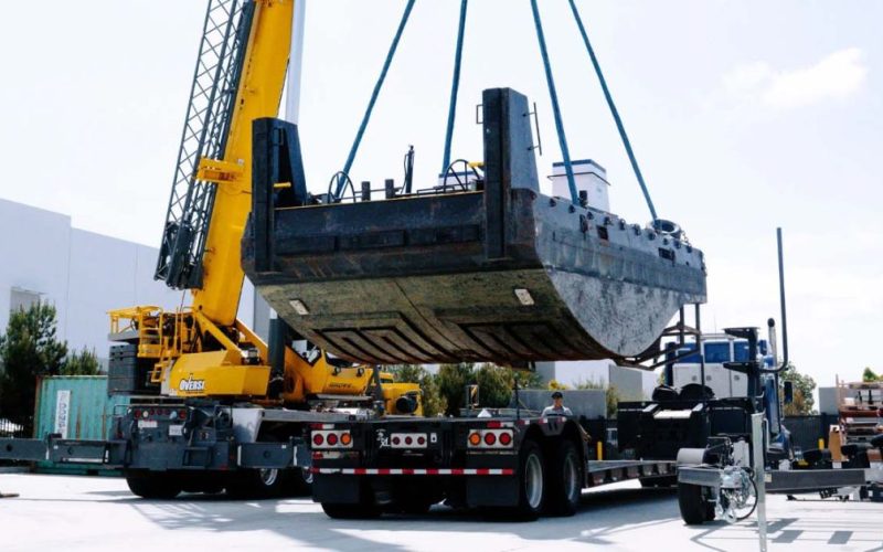 Electric tugboat Arc crane - plare.