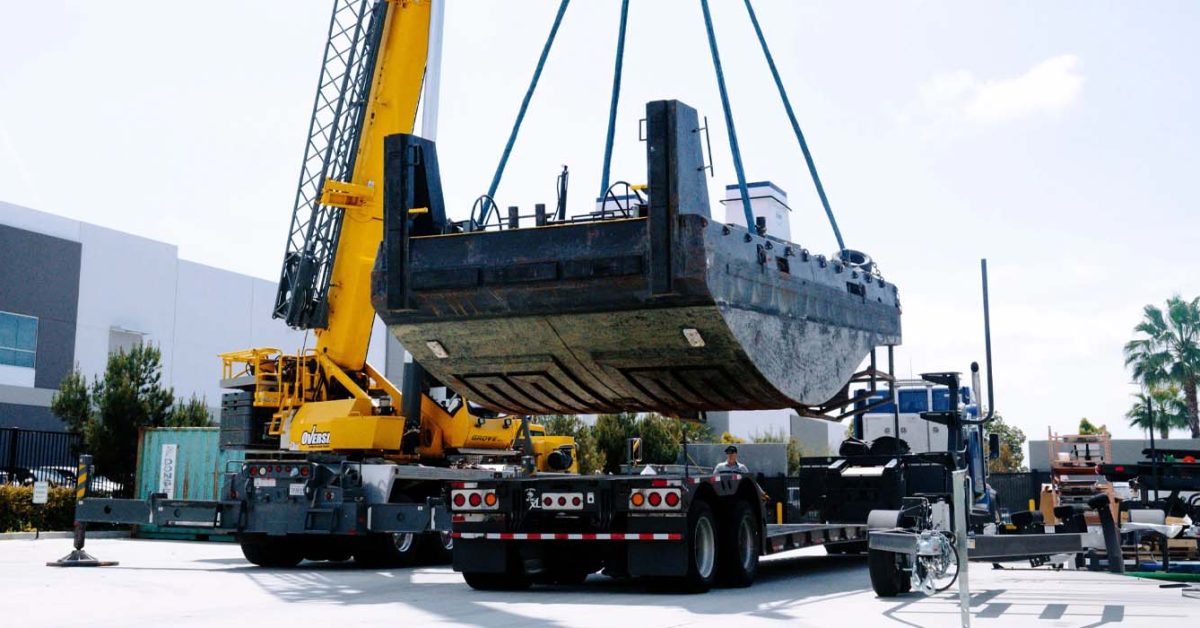 Electric tugboat Arc crane - plare.