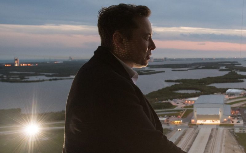 Elon Musk SpaceX 1000x600 - plare.