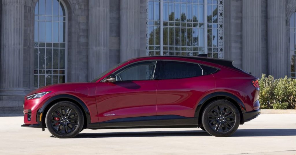 Ford ajuste sa stratégie après une chute de 40% des ventes de véhicules électriques en avril