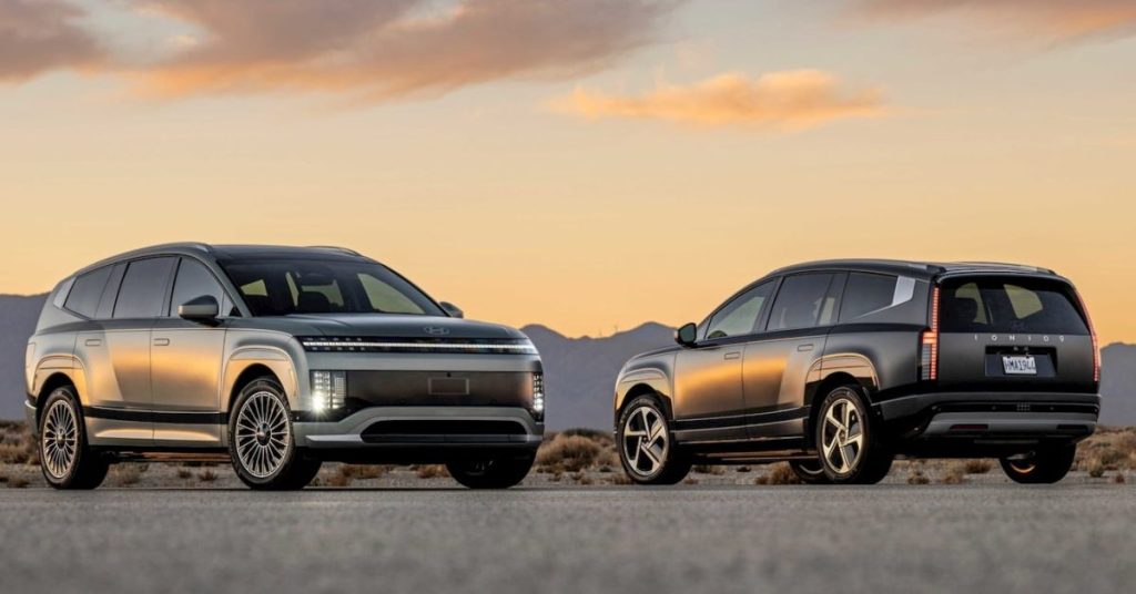 Hyundai a récemment annoncé les tarifs de location et les incitations pour son IONIQ 9 EV 2026. Les prix de location mensuels commencent à 399 $ (environ 368 €) pour le modèle de base, avec des incitations pouvant atteindre 7 500 $ (environ 6 900 €). Ces offres sont disponibles pour une durée limitée et peuvent varier en fonction des régions.