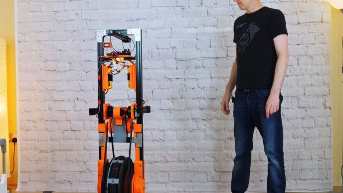 James Bruton one wheel robot DIY 6 - plare.