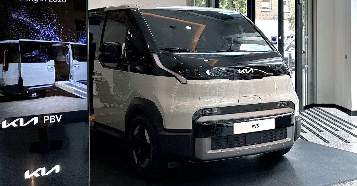 Kia PV5 WAV EV van - plare.