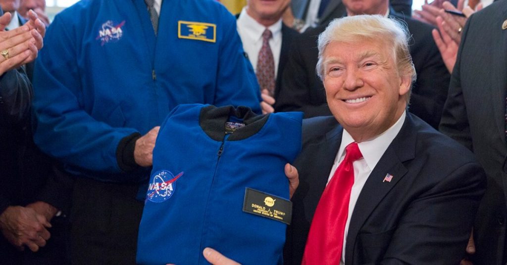 La Maison Blanche alloue des fonds à la NASA pour la Lune et Mars, sans compromis La Maison Blanche alloue des fonds à la NASA pour la Lune et Mars, sans compromis