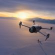 Le DJI Mavic 4 Pro est désormais disponible, mais les acheteurs américains restent sur le tarmac