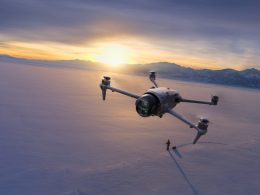 Le DJI Mavic 4 Pro est désormais disponible, mais les acheteurs américains restent sur le tarmac