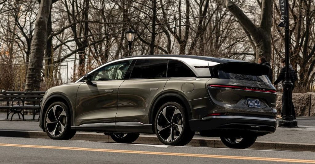 Lucid dévoile les prix de location du SUV électrique Gravity : voici les tarifs en euros