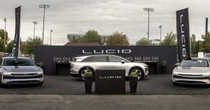 Lucid orders Tesla owners - plare.