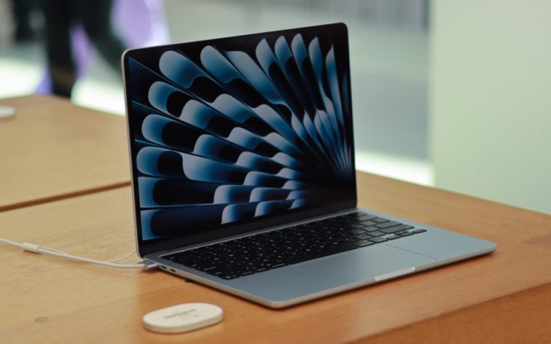 MacBook Air M4 - plare.