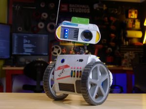 Newt robot build for the lightning code 3 - plare.