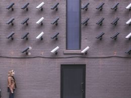 Reddit fighting back after AI fraud E28093 but it could threaten user privacy - plare.