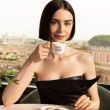 Emily in Paris 5: le riprese iniziano a Roma. Lily Collins svela il primo selfie dal set