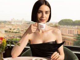 Emily in Paris 5: le riprese iniziano a Roma. Lily Collins svela il primo selfie dal set