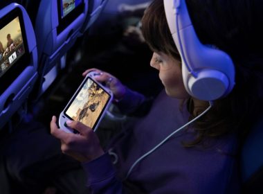 Starlink is now available on United Airlines 1000x600 - plare.
