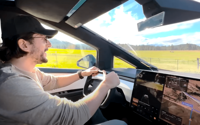 Tesla Cybertruck interior - plare.