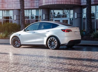 Tesla Model Y Hero 2023 - plare.
