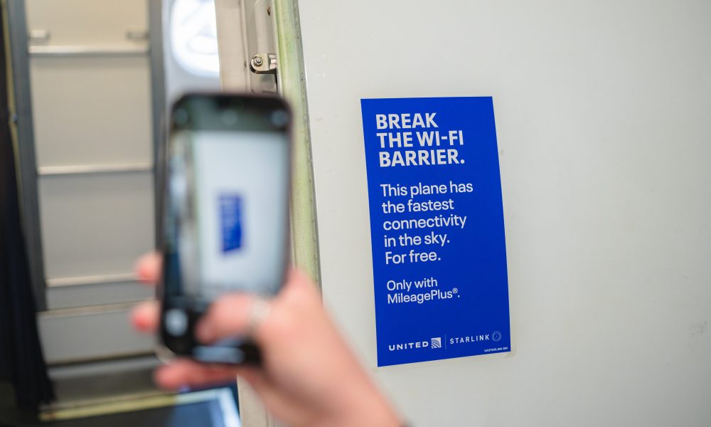 United Airlines debuts Starlink Wi Fi on Detroit flight - plare.