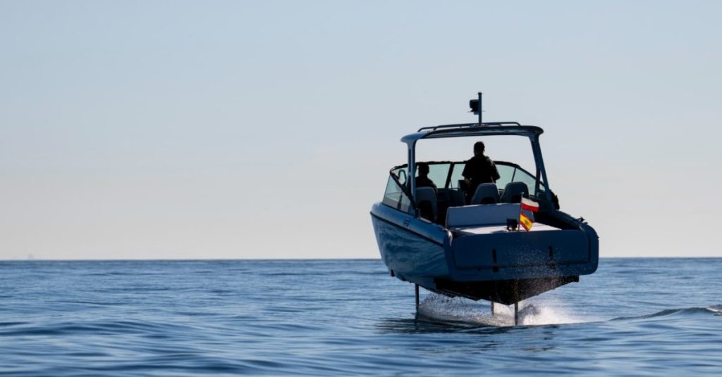 Premier bateau électrique à traverser d’Europe en Afrique : un exploit stylé et écolo