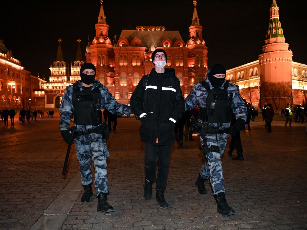 découvrez l'impact de la censure en russie, ses implications sur la liberté d'expression et les moyens employés par le gouvernement pour contrôler l'information. analysez les enjeux politiques et sociaux qui en découlent.