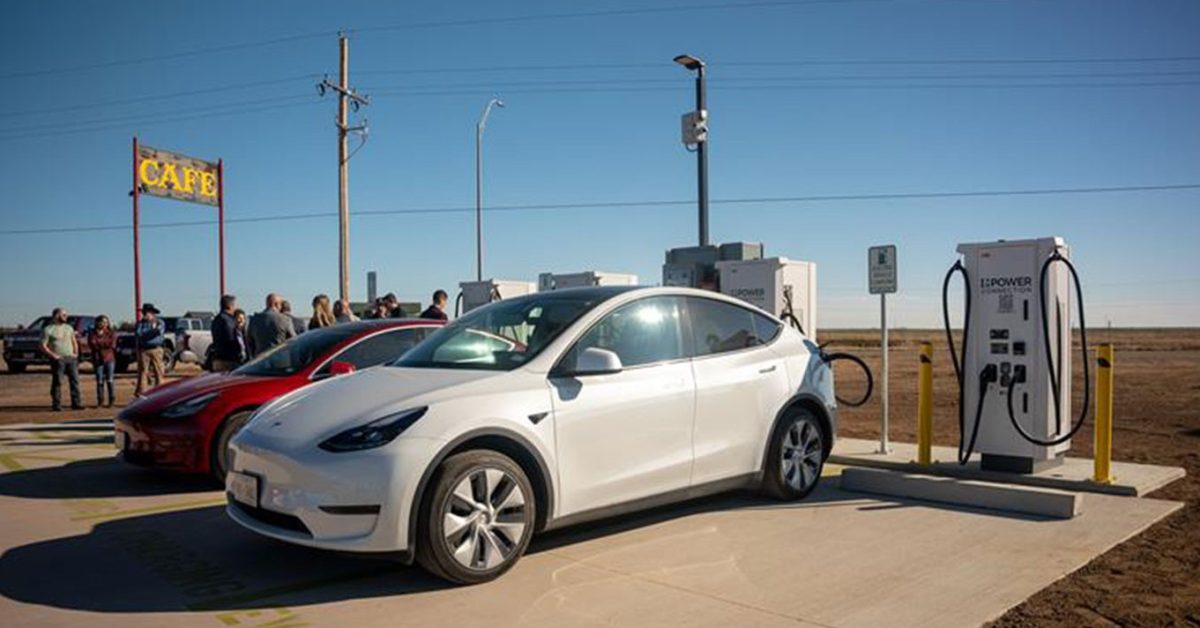 happy texas NEVI fast charging station - plare.