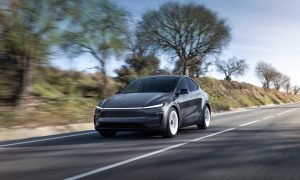 new tesla model y logo 1000x600 - plare.