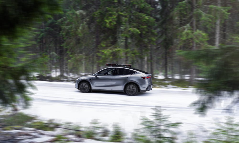 new tesla model y winter - plare.