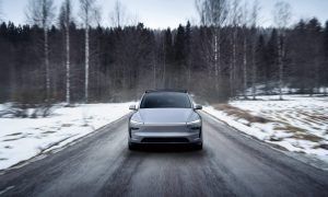 new tesla model y winter logo europe 1000x600 - plare.